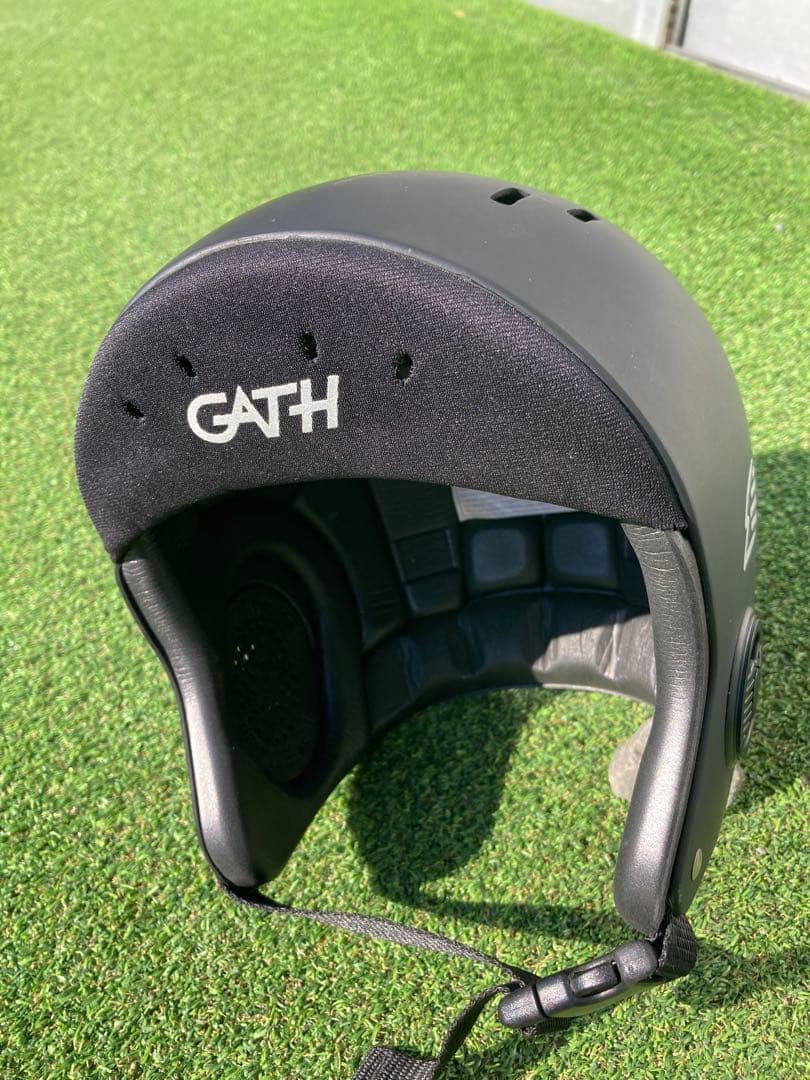 【値下】GATH サーフィン用ヘルメット