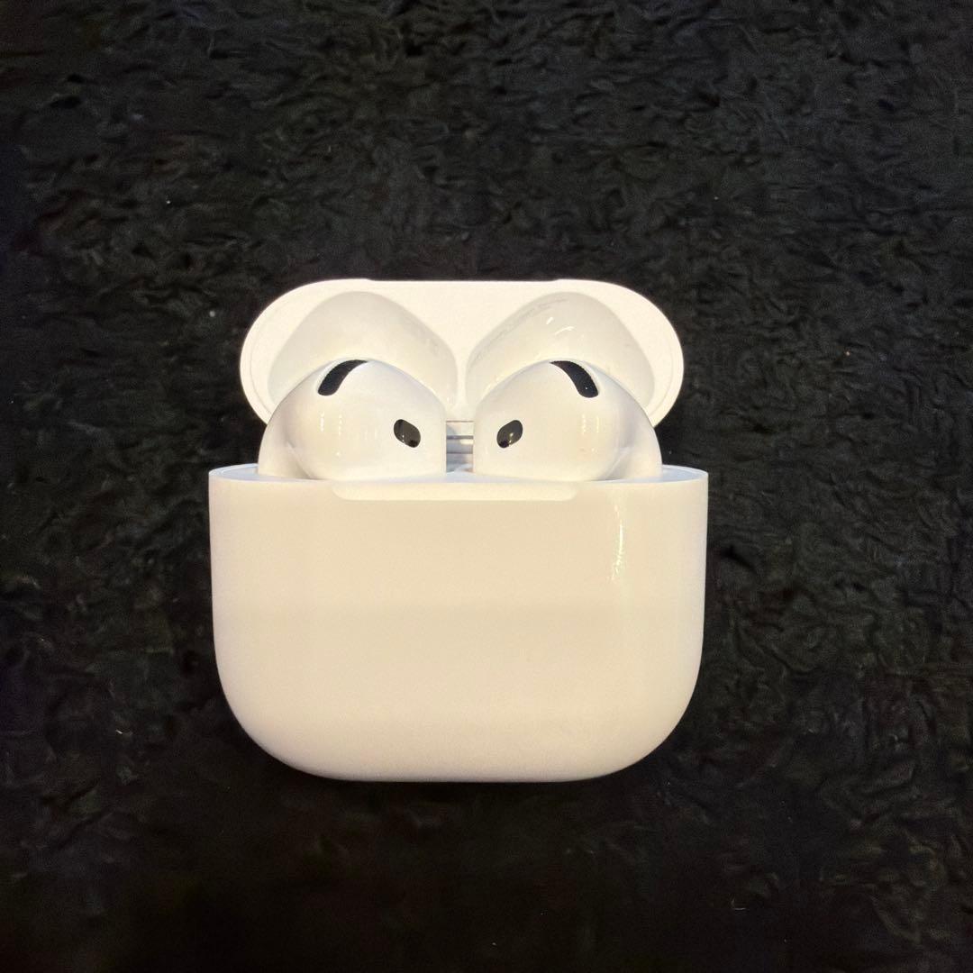 AirPods 4 本体 ケース　ホワイト　保証期間2026/11/29