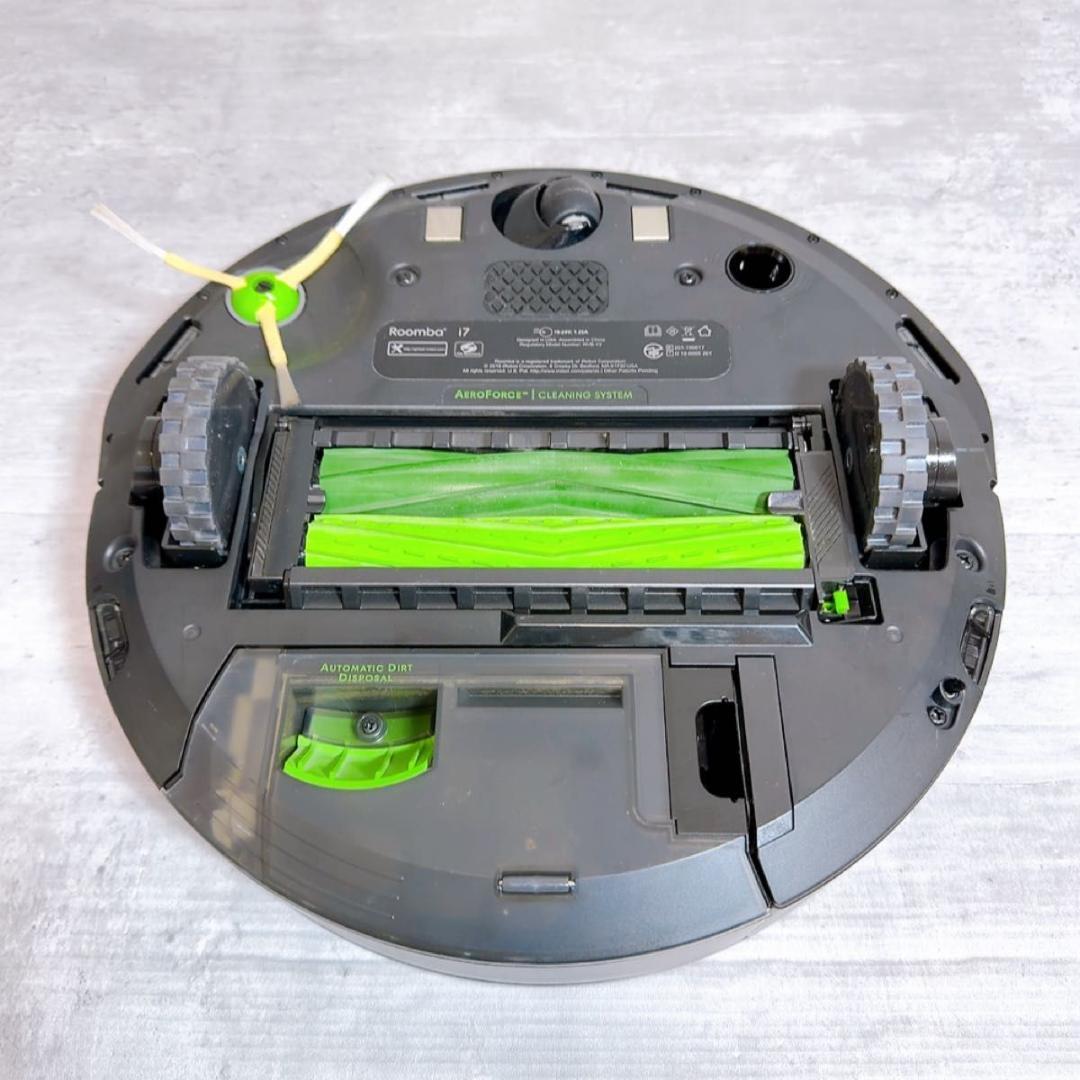 iRobot ルンバ　Roomba i7 本体＋自動ゴミ収集機　②
