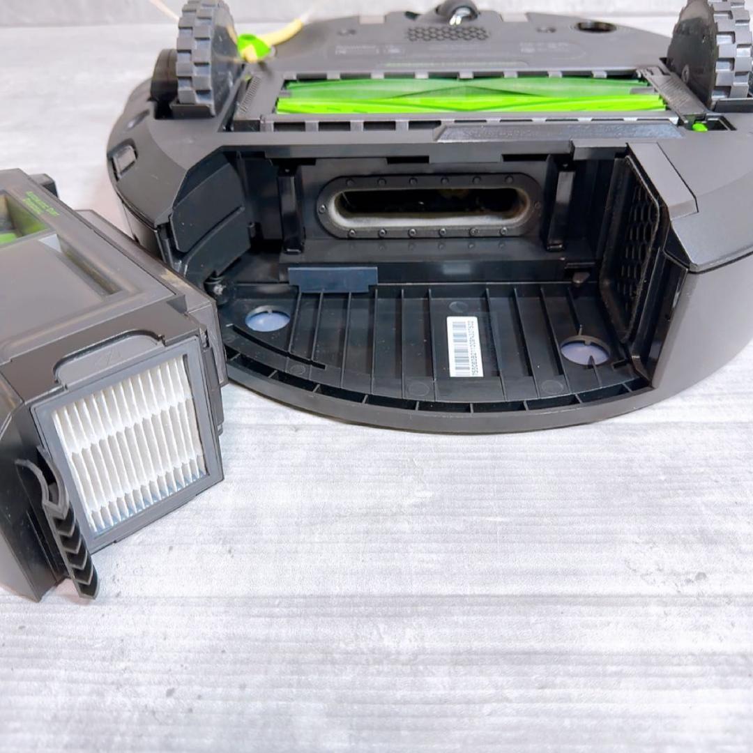 iRobot ルンバ　Roomba i7 本体＋自動ゴミ収集機　②