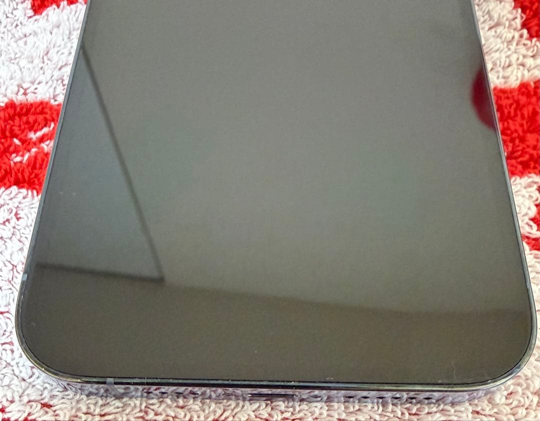 iPhone 13 ProMax シエラブルー 本体 背面ひび割れ