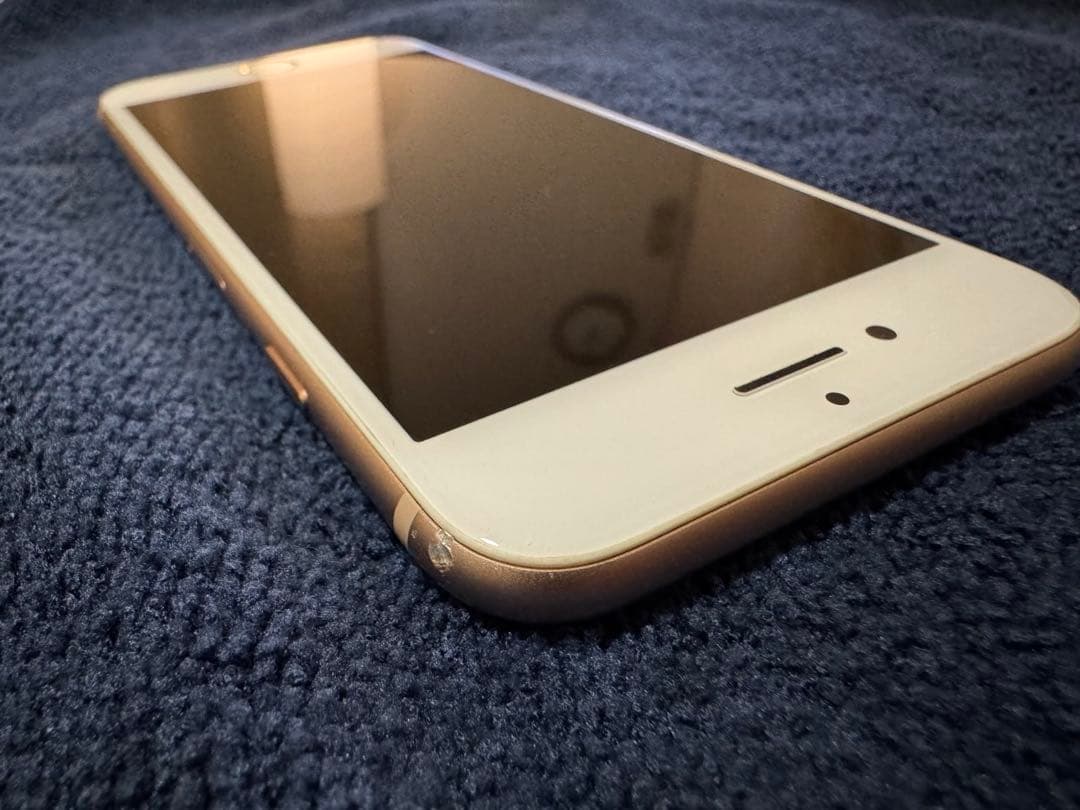 Apple iPhone8 ゴールド