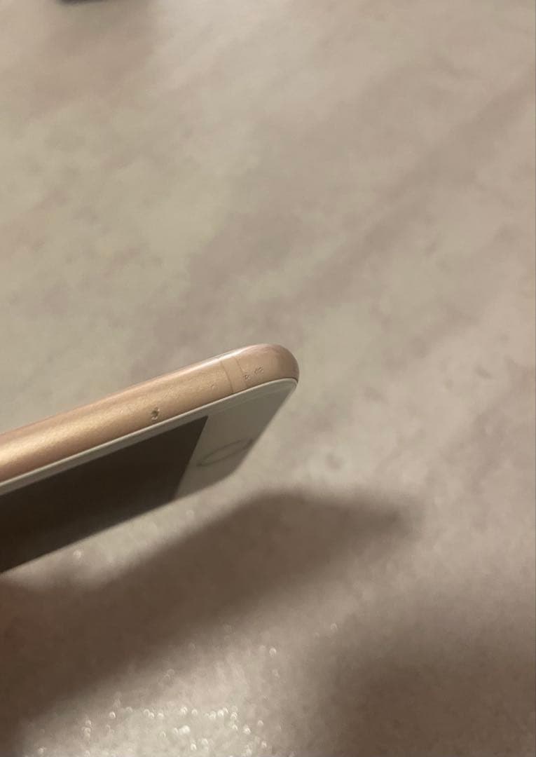 Apple iPhone8 ゴールド