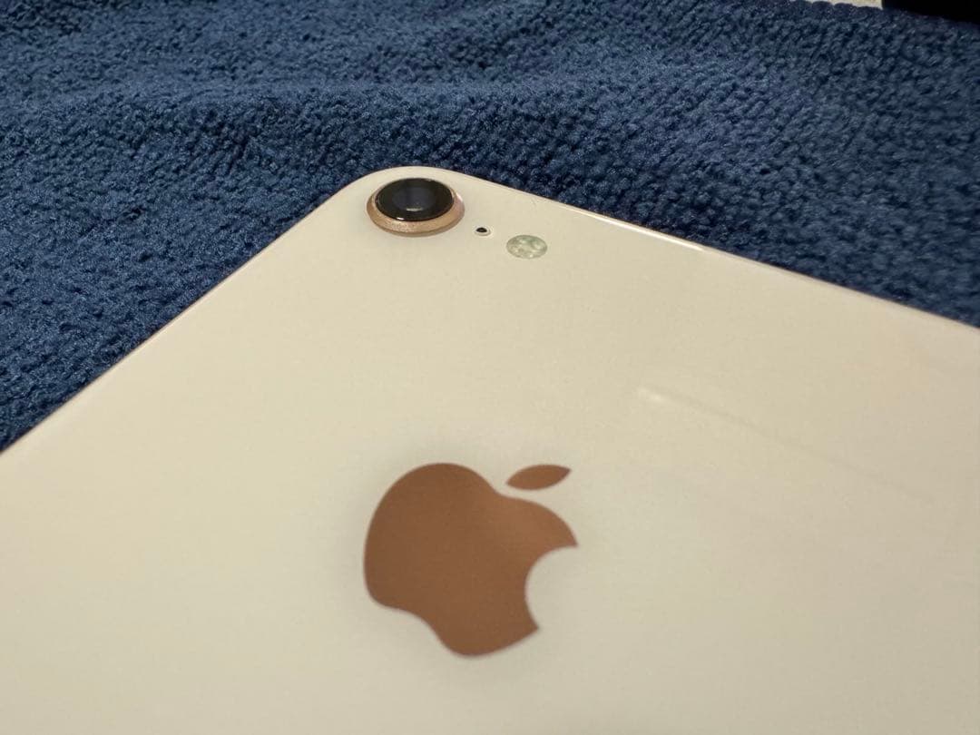 Apple iPhone8 ゴールド