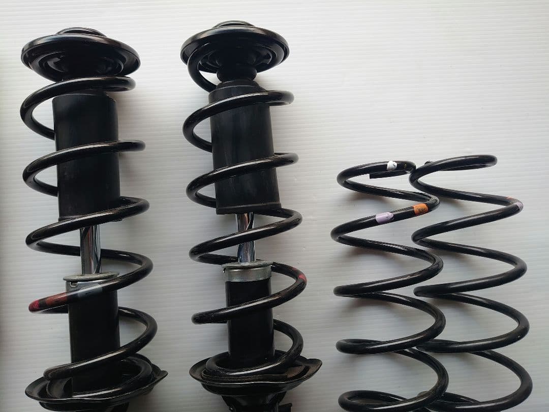 N-ONE/JG1純正サスキット 純正ストラット ショックアブソーバー