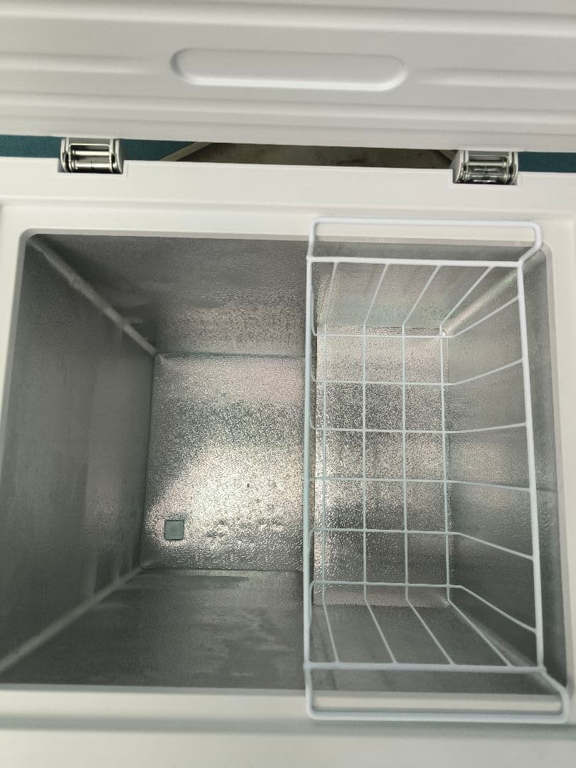 2024年製美品　MAXZEN 上開き小型冷凍庫 家庭用 66L ストッカー