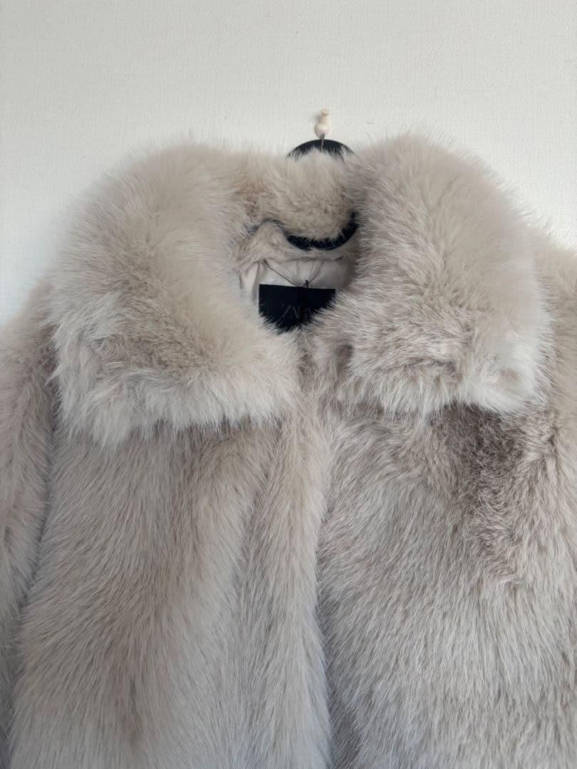 ZARA ショート フェイクファー ジャケット コート Mサイズ