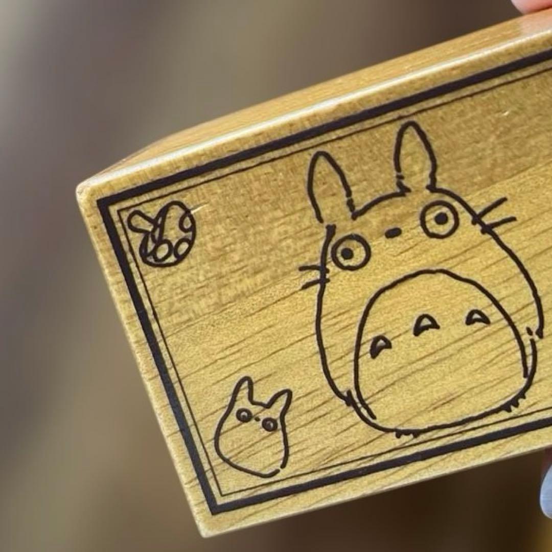 ジブリ　トトロ　ジジ　木製オルゴール