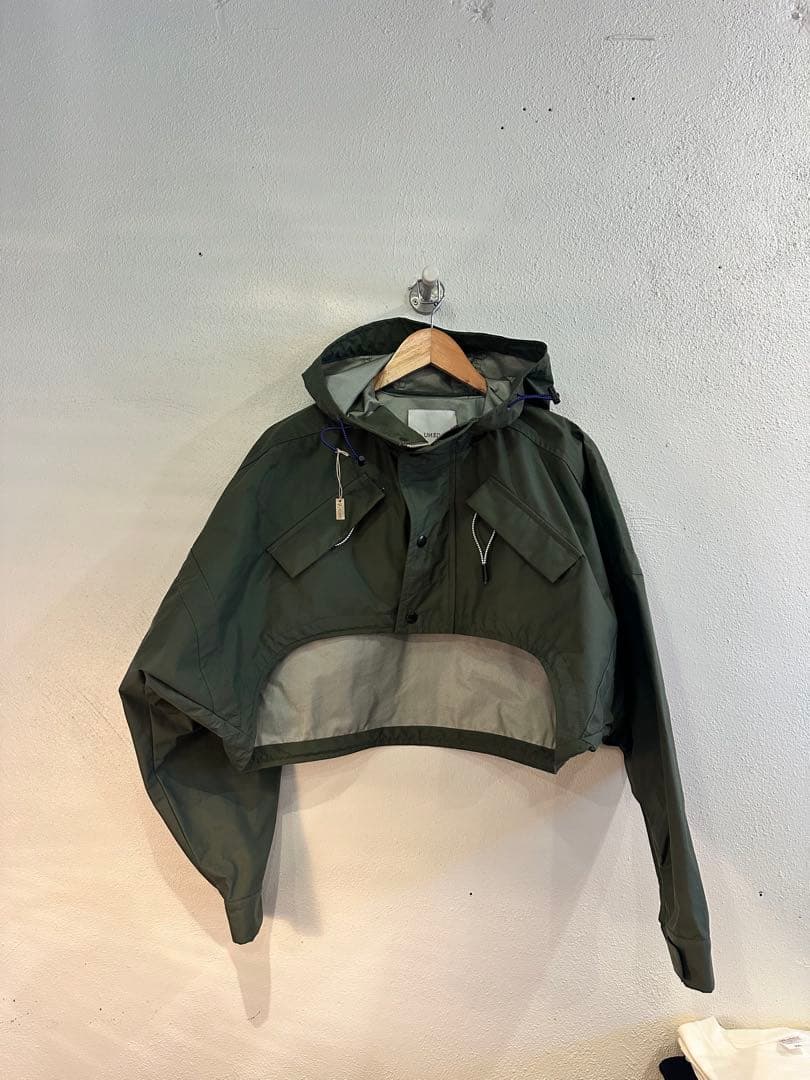 UN3D. ナイロンショートブルゾン