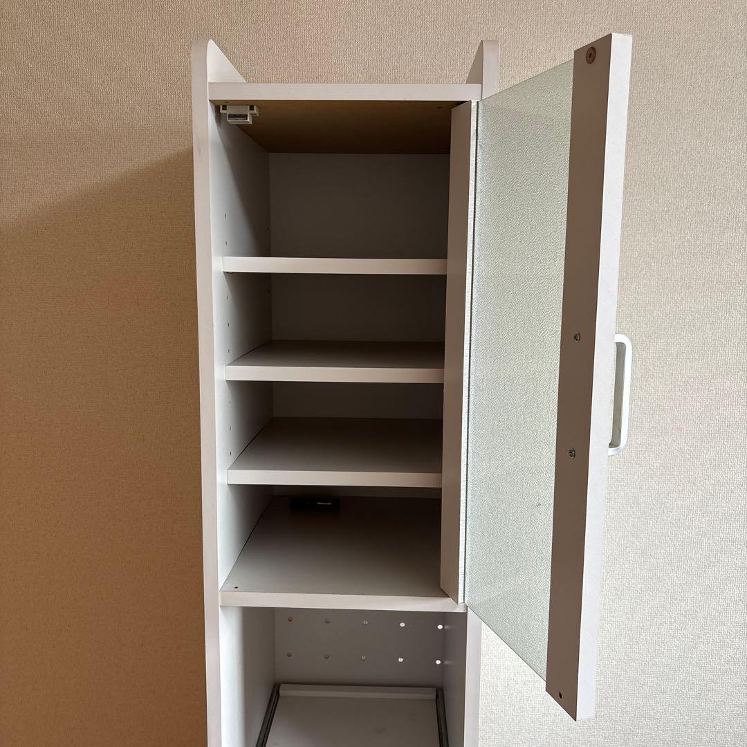 ホワイト収納棚 ガラス扉付き（送料込）