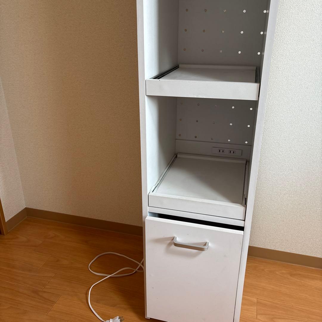 ホワイト収納棚 ガラス扉付き（送料込）