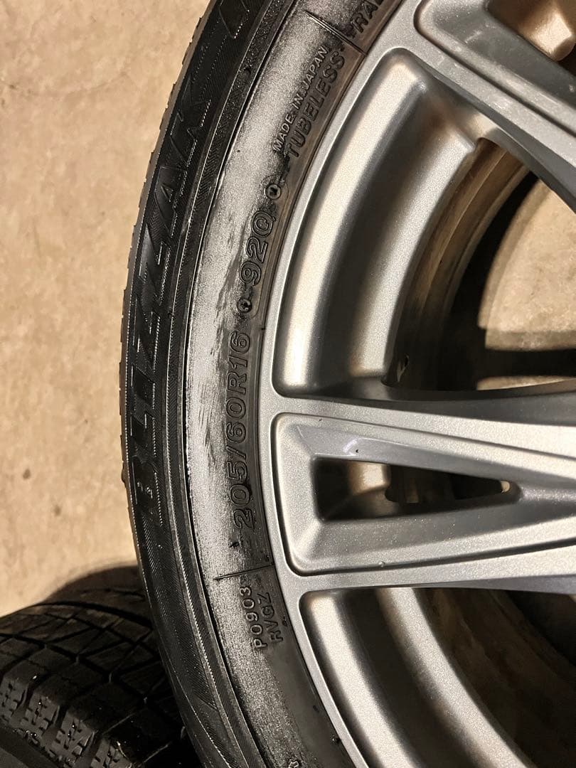 ブリヂストン　ブリザック　スタッドレス　EXCEEDER 205/60R16