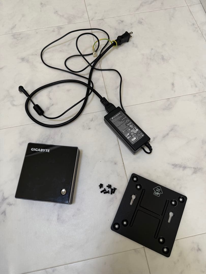 コンパクトPC　 GIGABYTE　GB-BXi5-4200