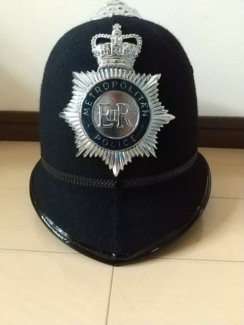 イギリス　警察　ロンドン警視庁　ヘルメット