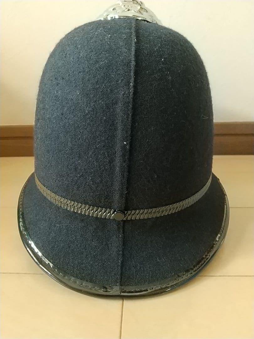 イギリス　警察　ロンドン警視庁　ヘルメット