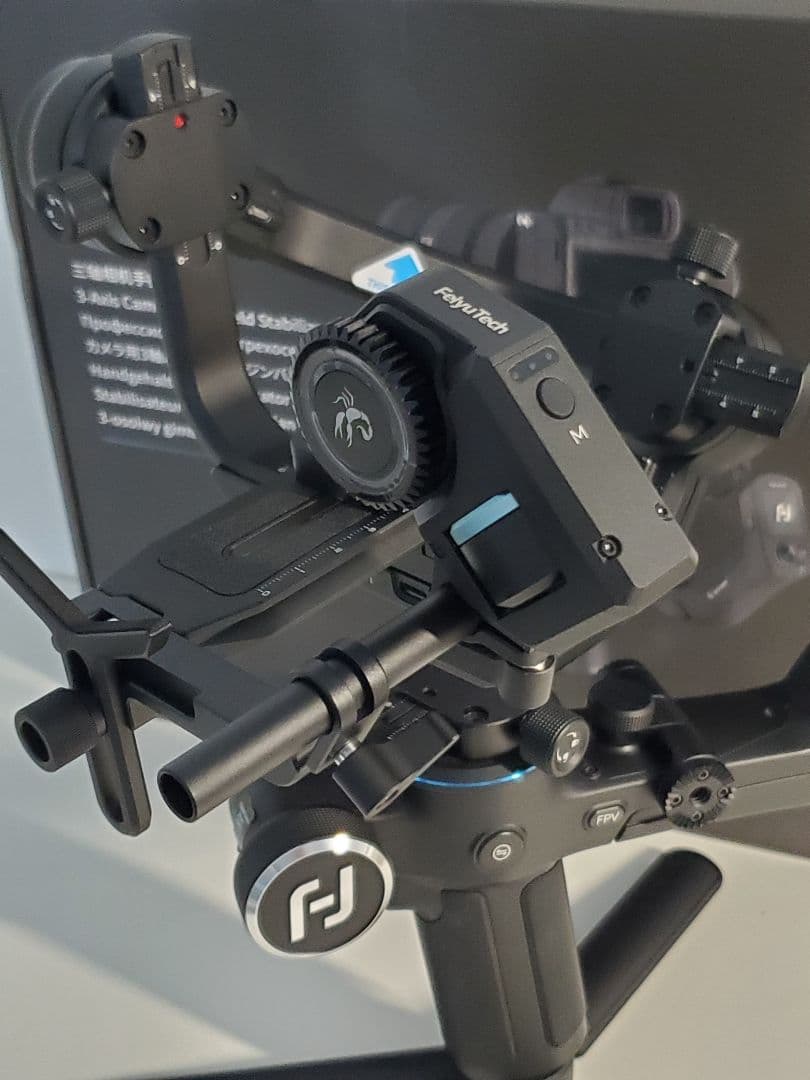 液晶付FeiyuTech SCORP