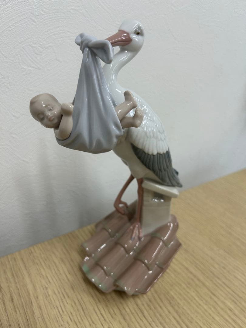 『希少　リヤドロ コウノトリの贈り物』