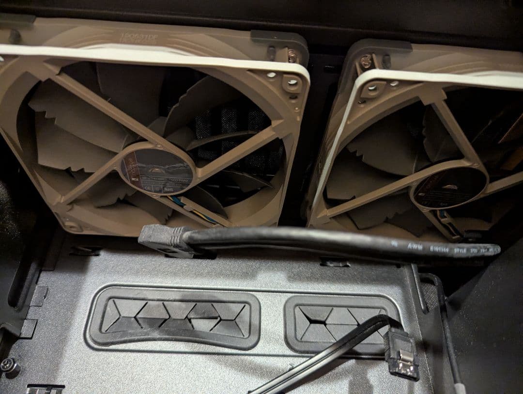 PCケース Cooler Master Silencio S400 Noctua