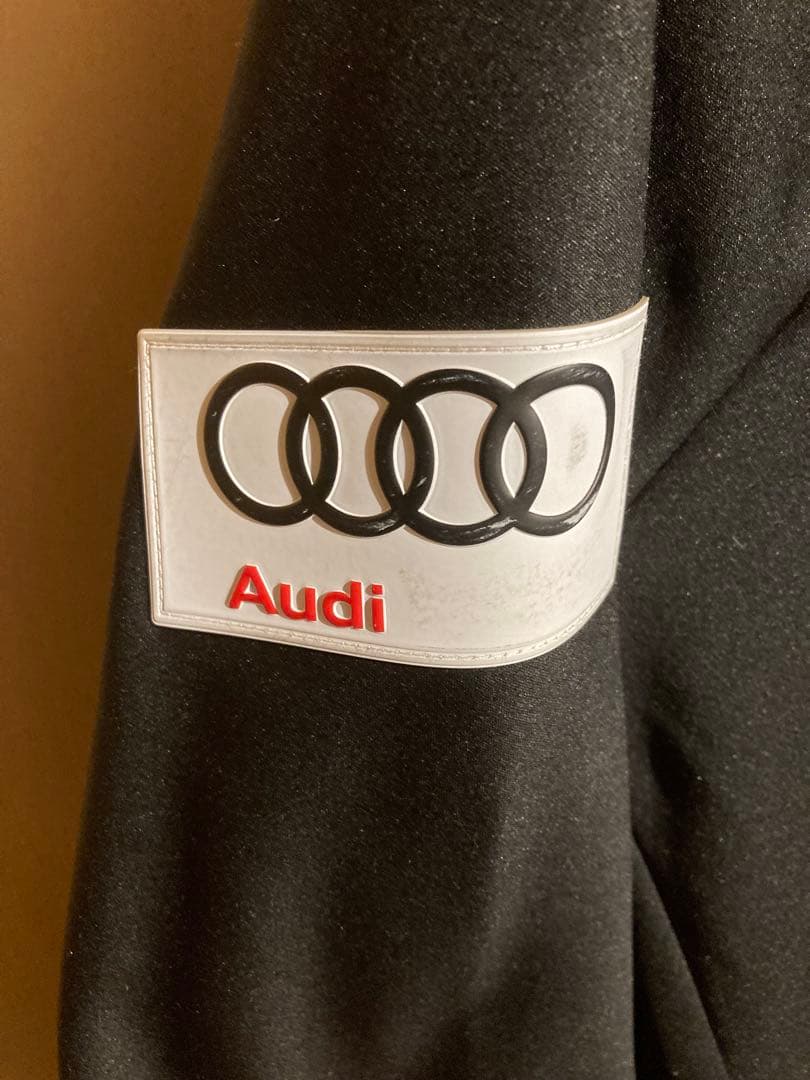 DESCENTE swiss ski team ミドラージャケット