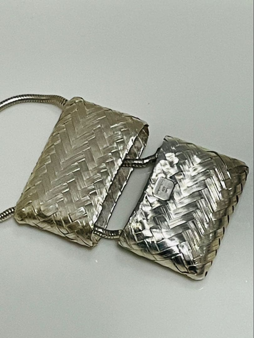 s*a様 ティファニー　バッグ型ピルケース ネックレス