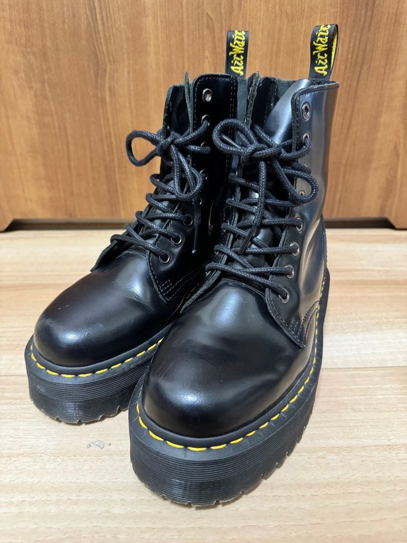 Dr. Martens 厚底ブラックブーツ