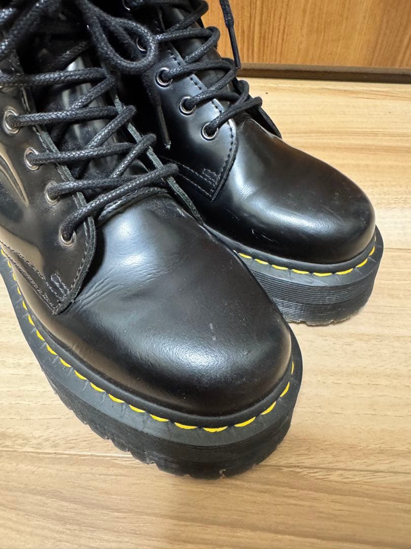 Dr. Martens 厚底ブラックブーツ