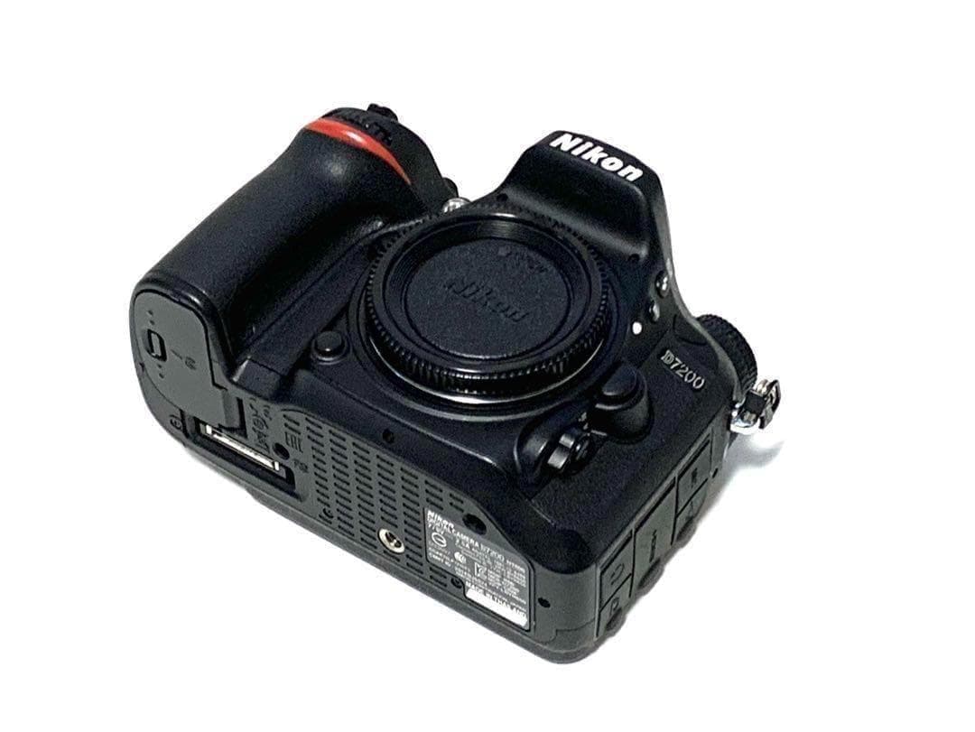 ☆撮影数220回以下☆Nikon D7200ボディMB-D15＆VRレンズセット