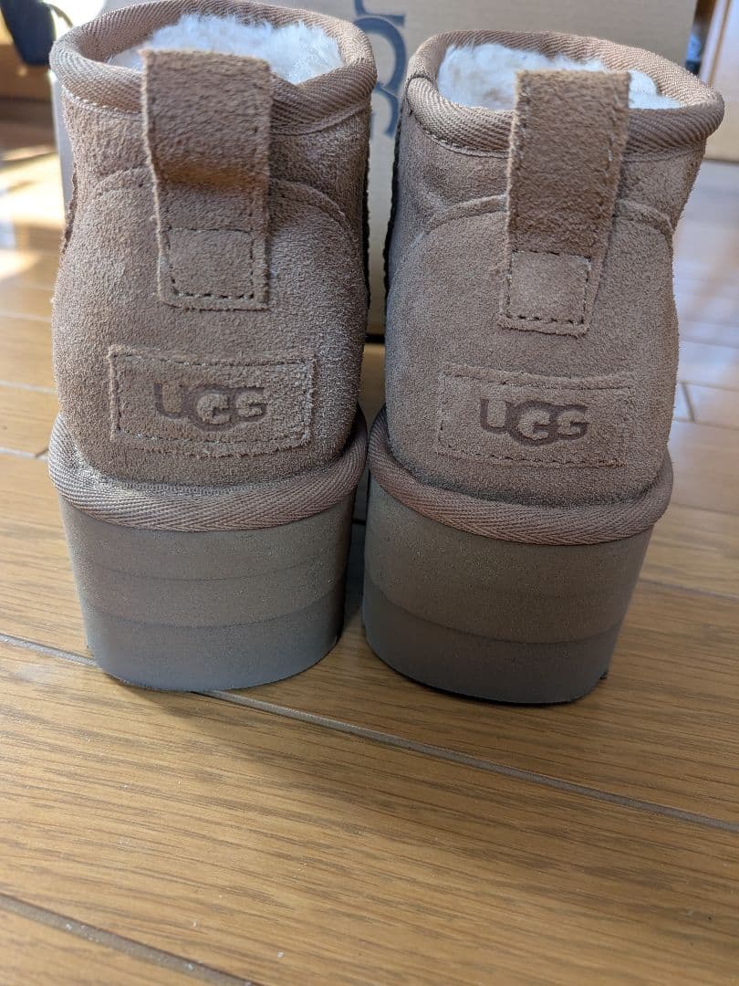 UGG　クラシック ウルトラ ミニ プラットフォーム