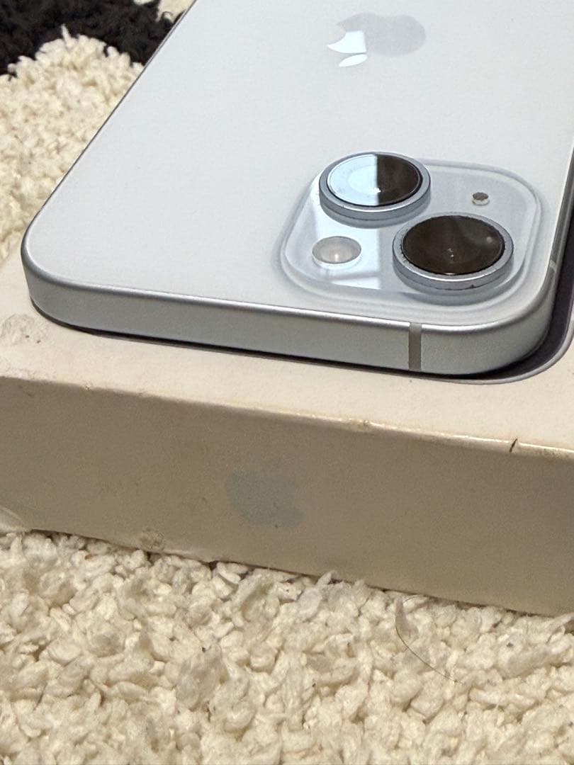 Apple iPhone 15 ホワイト 本体 充電ケーブル付き