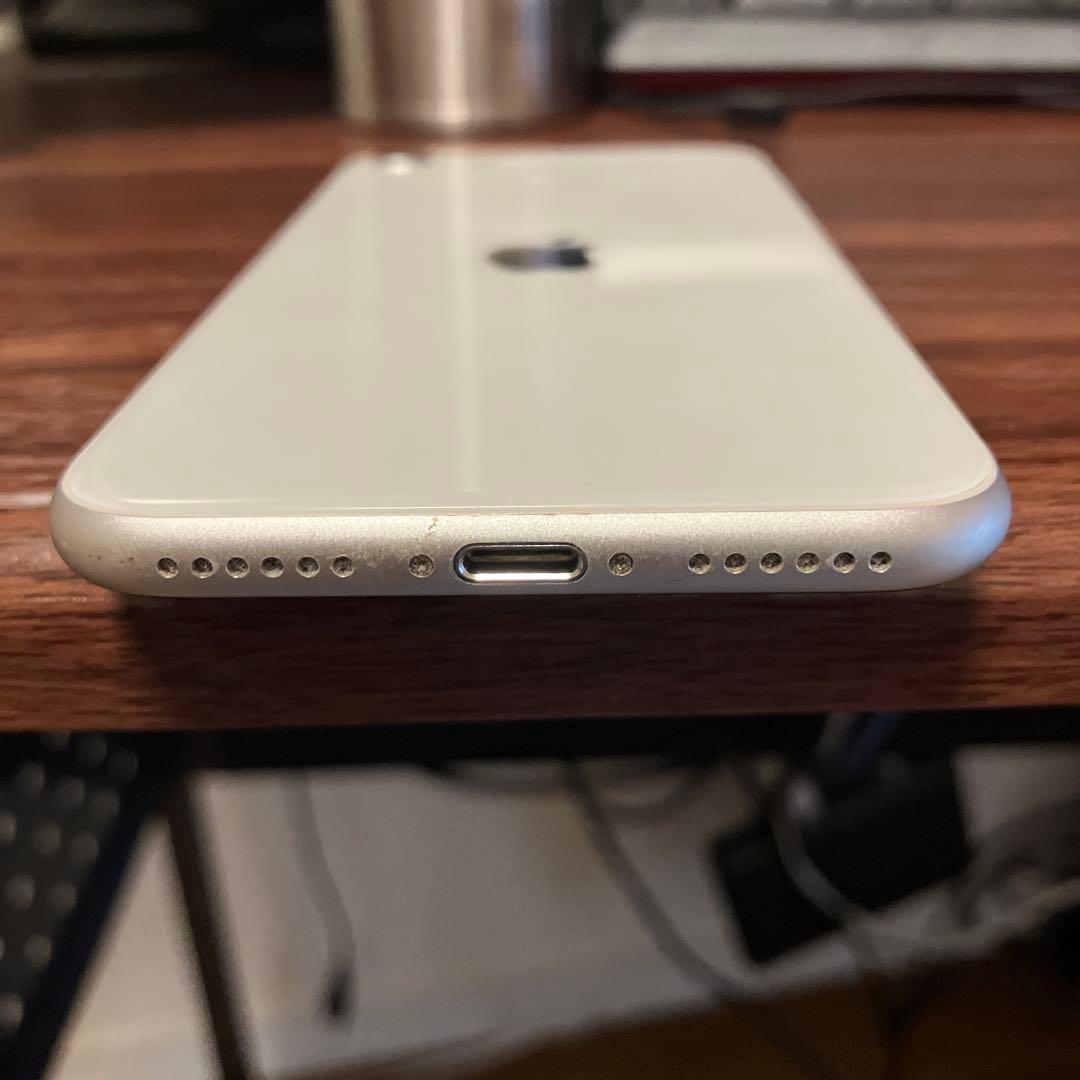 iPhone se3 本体　64GB スターライト　白　ホワイト