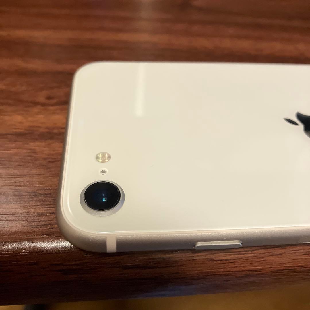 iPhone se3 本体　64GB スターライト　白　ホワイト