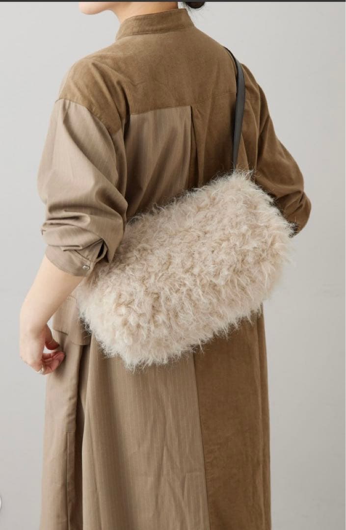 ear PAPILLONNERフェイクファーバッグ