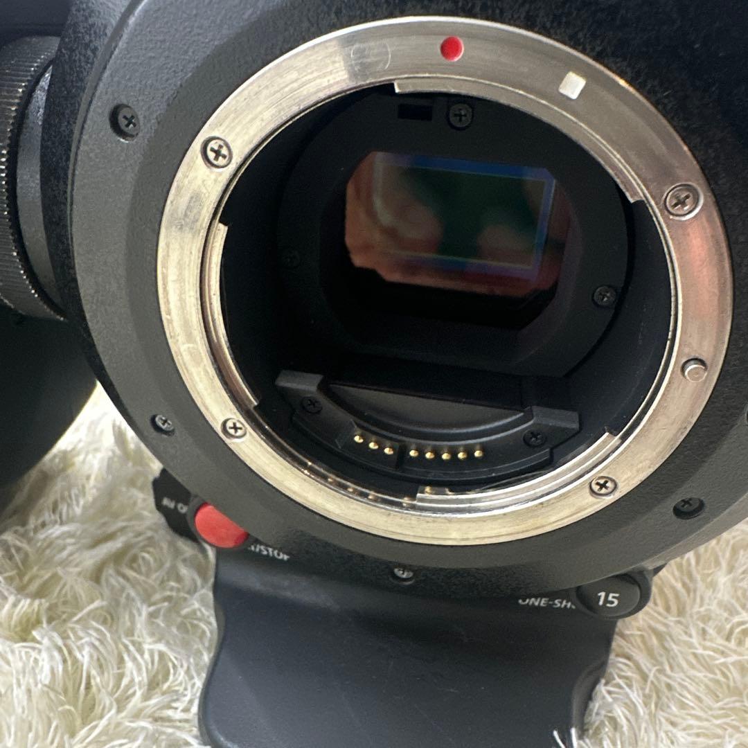Canon C100 シネマカメラ