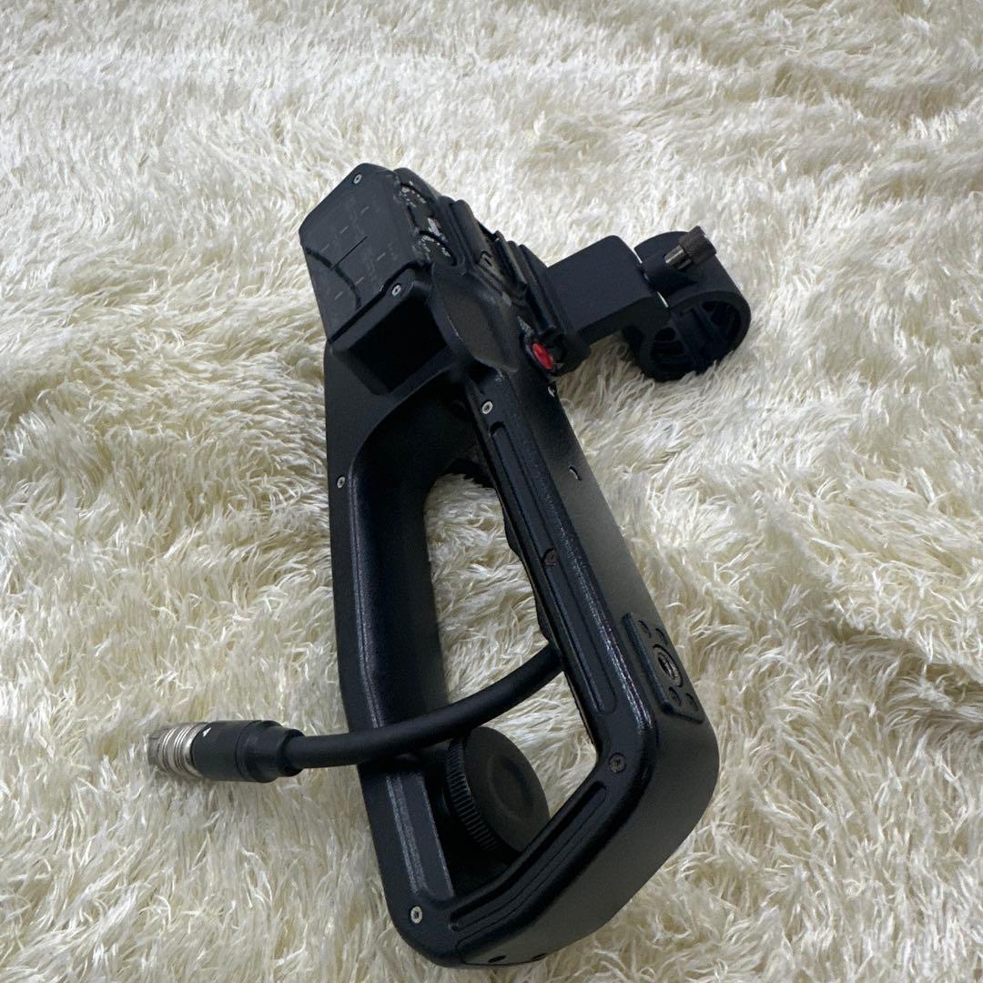 Canon C100 シネマカメラ