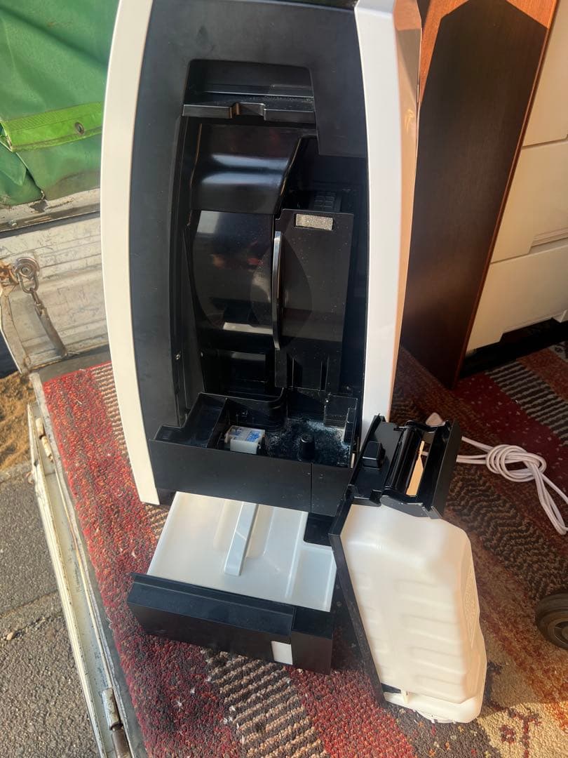 SHARP 除加湿空気清浄機　18年製 プラズマクラスター　KC-HD70-W