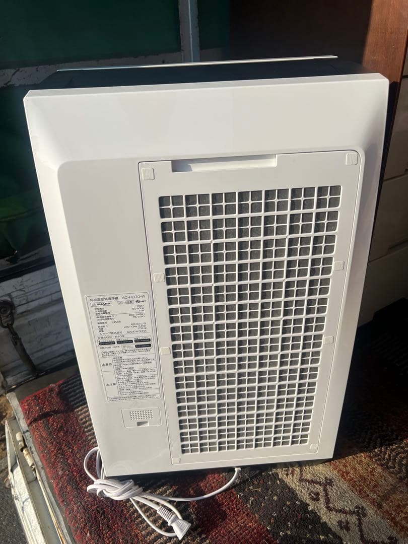 SHARP 除加湿空気清浄機　18年製 プラズマクラスター　KC-HD70-W