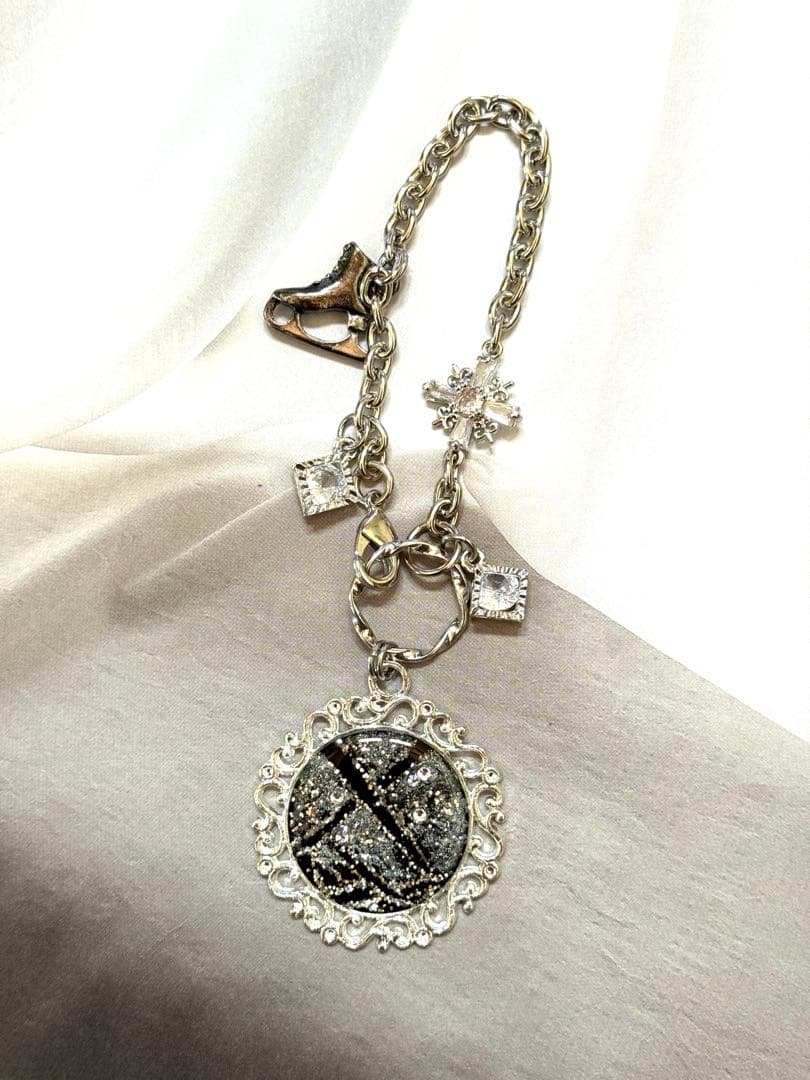 うさこ　宇野昌磨衣装レジンハンドメイド