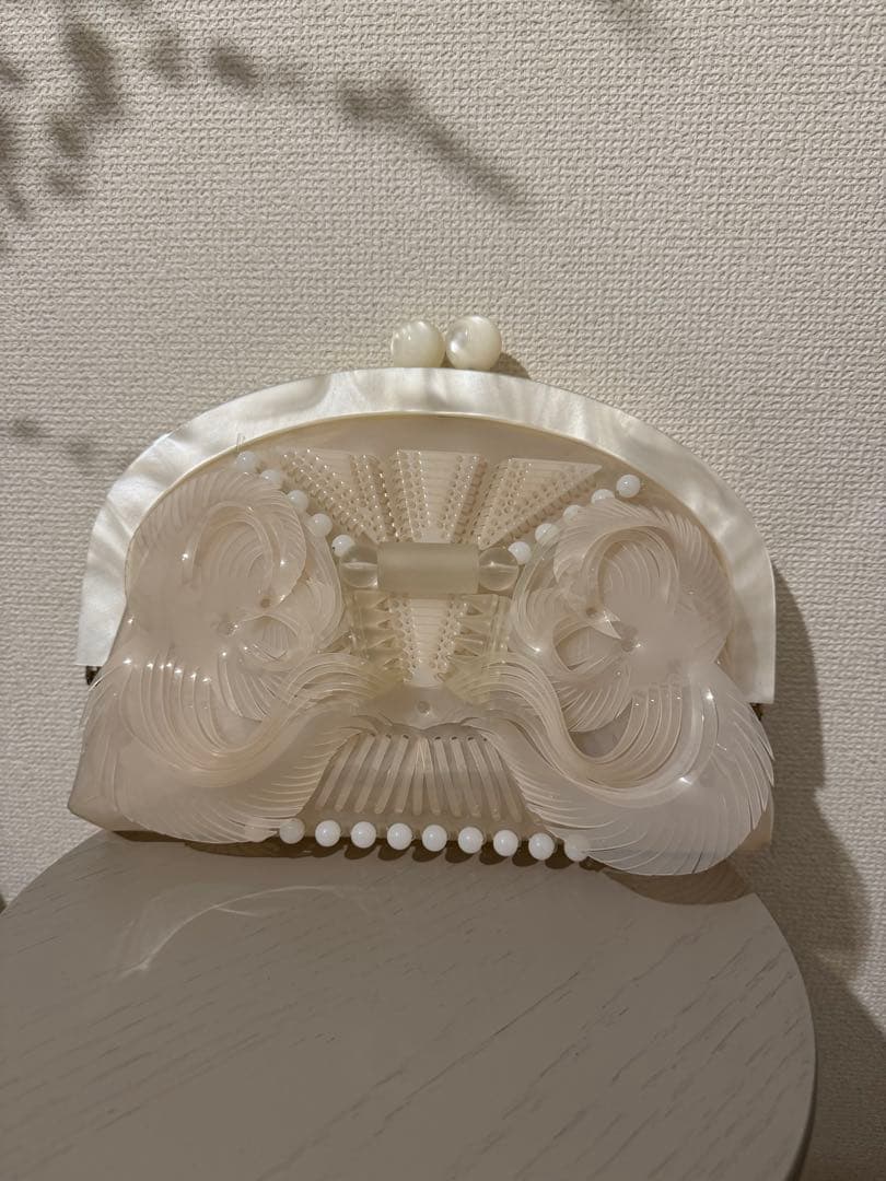 美品　mame Kurogouchi マメクロゴウチ　PVC がま口 クラッチ