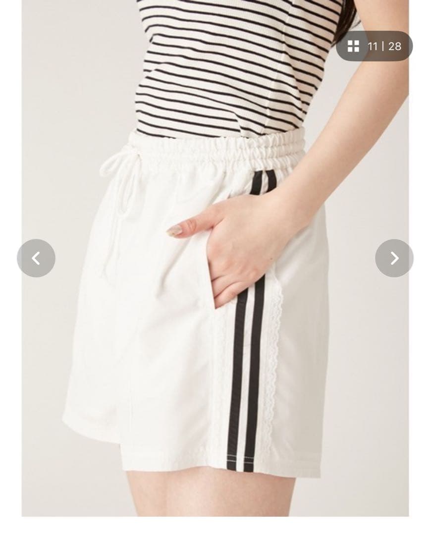 新品未使用LILY BROWN サイドラインショートパンツ　ホワイト