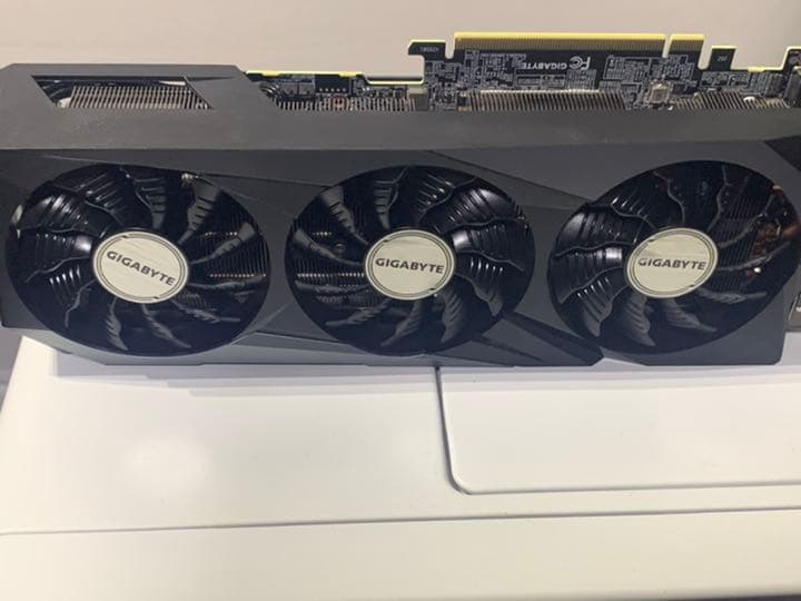 GIGABYTE RTX3070 GPU グラボ