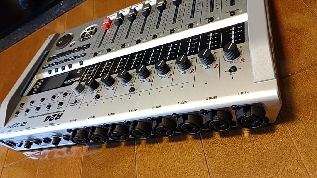 ZOOM R24 デジタルミキサー