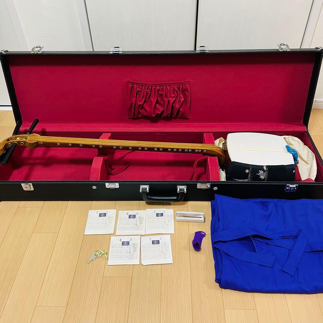 【状態良好】三味線　地唄　中棹　花梨　丸打胴　ハードケース　天然皮　張り替え済み