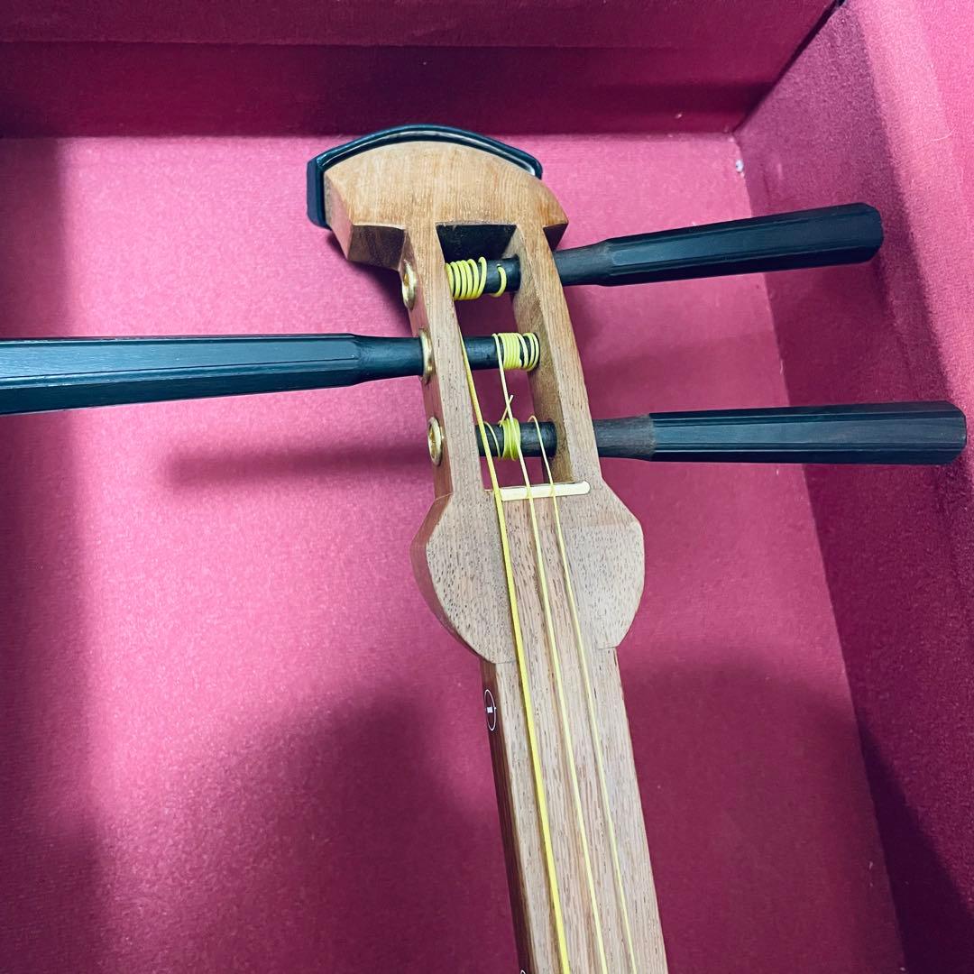 【状態良好】三味線　地唄　中棹　花梨　丸打胴　ハードケース　天然皮　張り替え済み