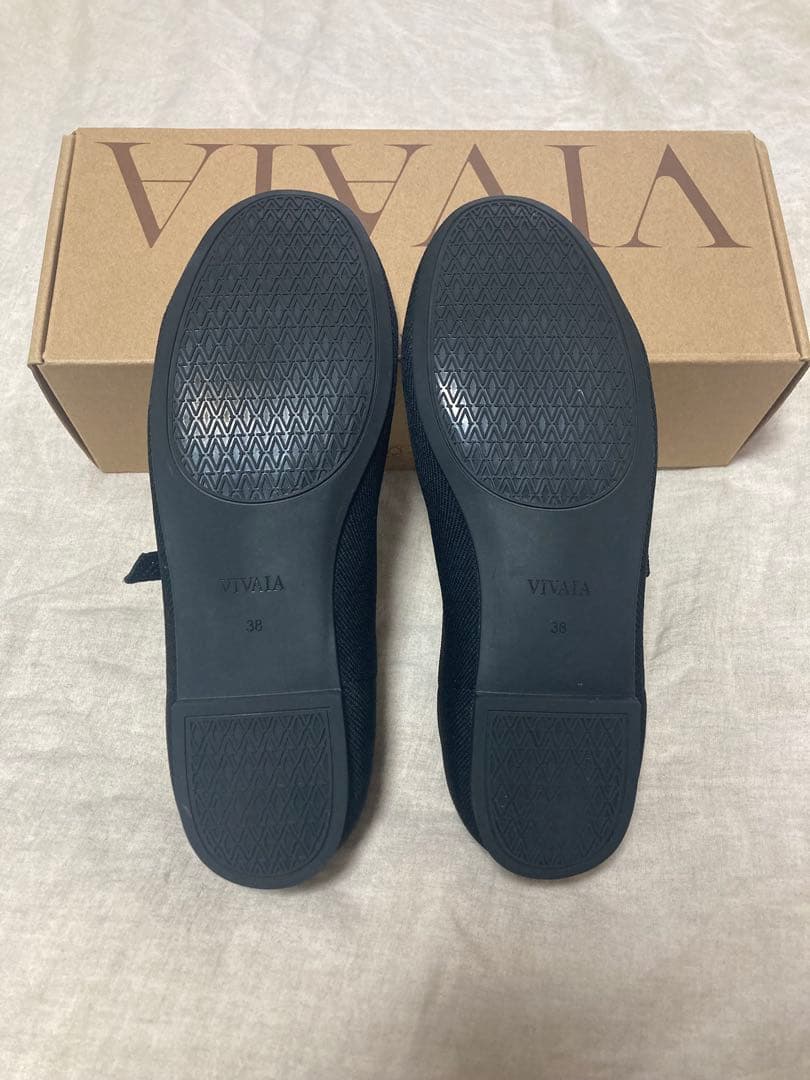 VIVAIA NELLY アーモンドトウ　フラット　24cm