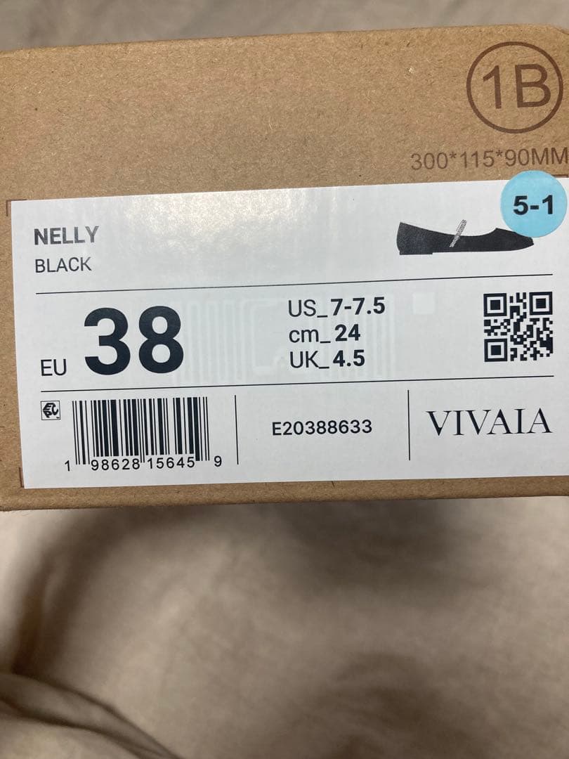 VIVAIA NELLY アーモンドトウ　フラット　24cm