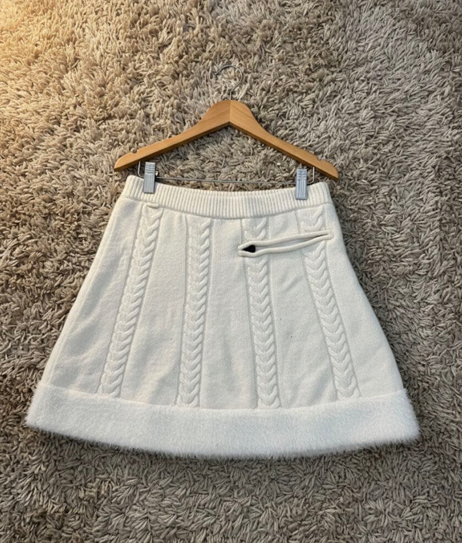 デサント descente ゴルフ カシミア 羊毛　ニットスカート　オフホワイト