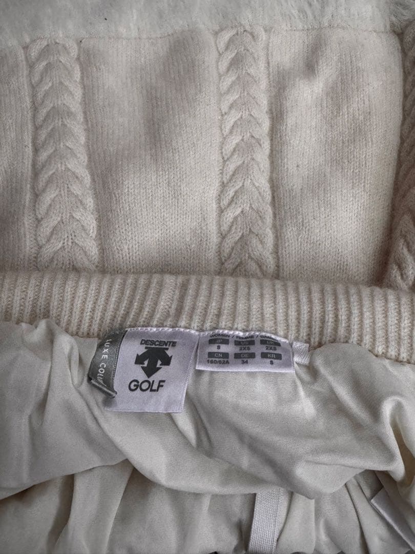デサント descente ゴルフ カシミア 羊毛　ニットスカート　オフホワイト