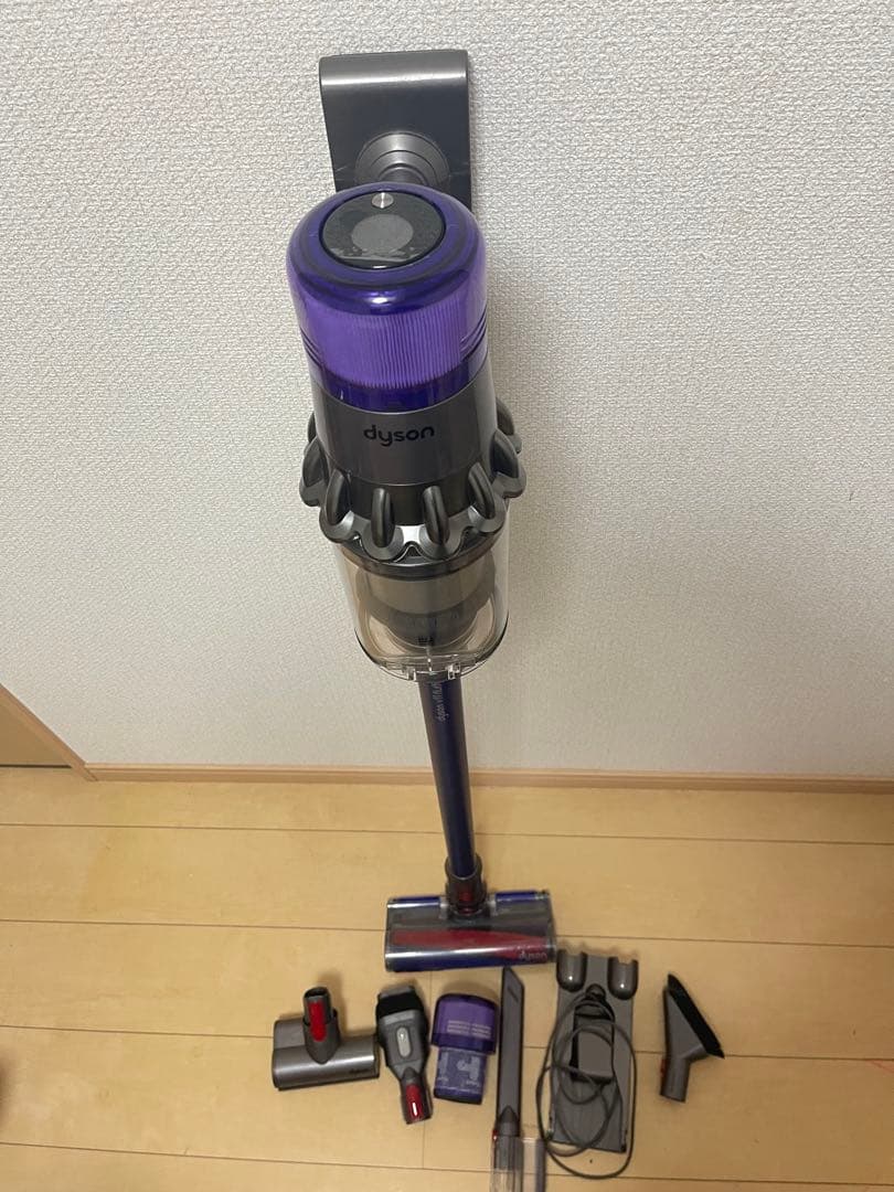 ち*び様 【美品】Dyson コードレスクリーナー V11 + sv15