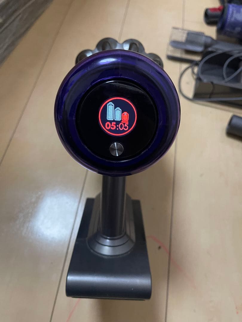 ち*び様 【美品】Dyson コードレスクリーナー V11 + sv15