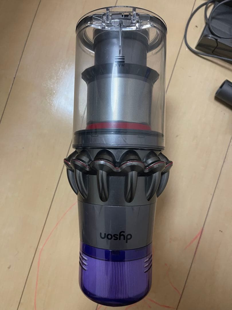 ち*び様 【美品】Dyson コードレスクリーナー V11 + sv15
